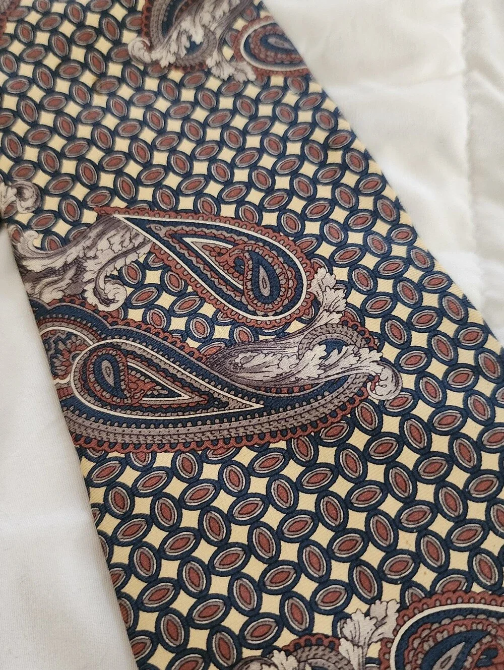 bill blass Brown and Tan Paisley Men's Tie